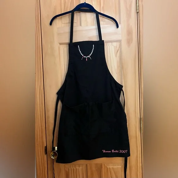 Women’s Apron - Picture 1 of 4